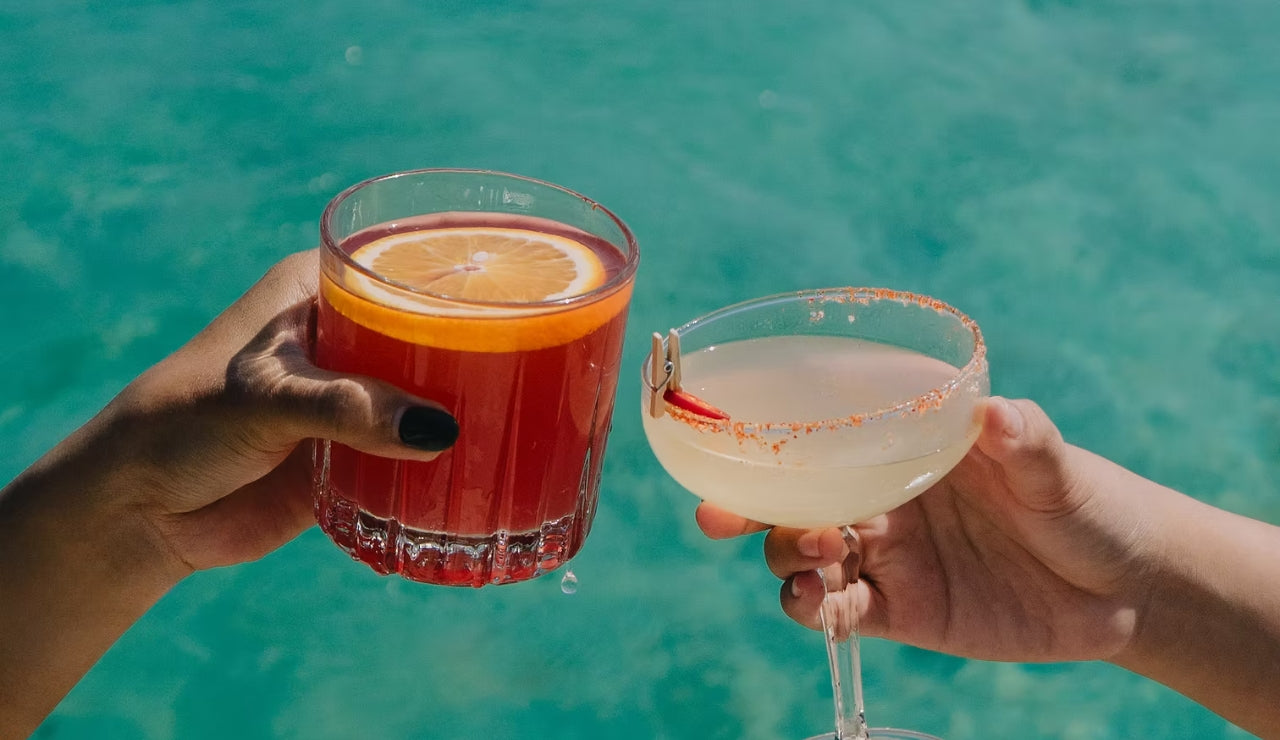 Pool cocktails in Nusa Lembongan - Island Pulse 