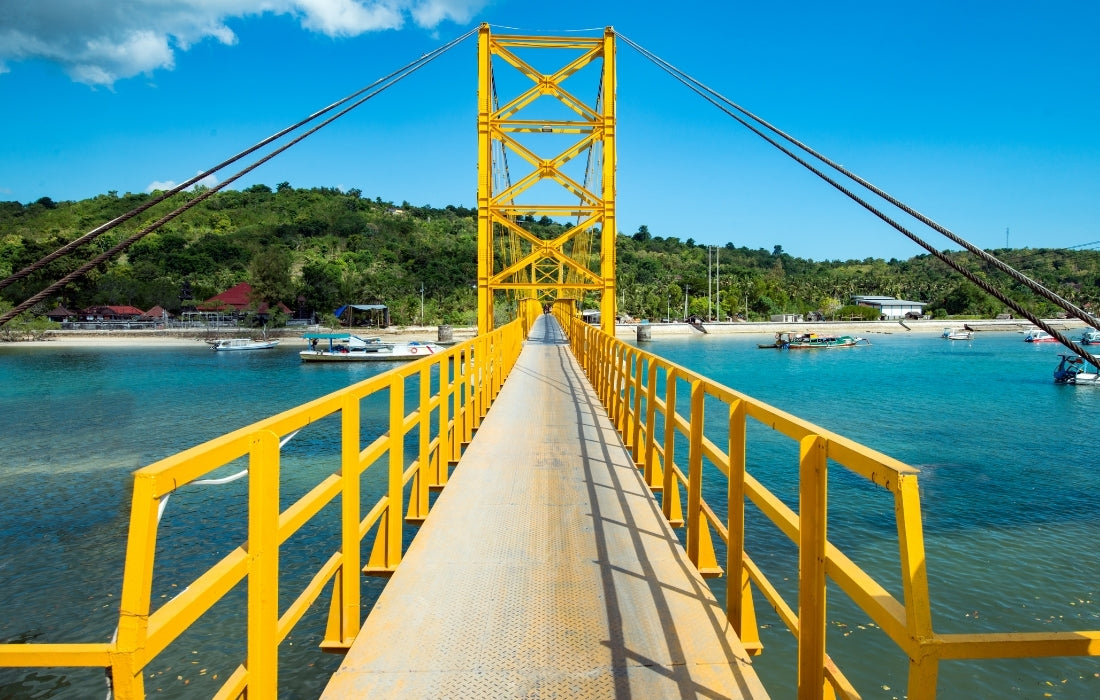heading onto the Yellow Bridge from Nusa Lembongan to Nusa Ceningan